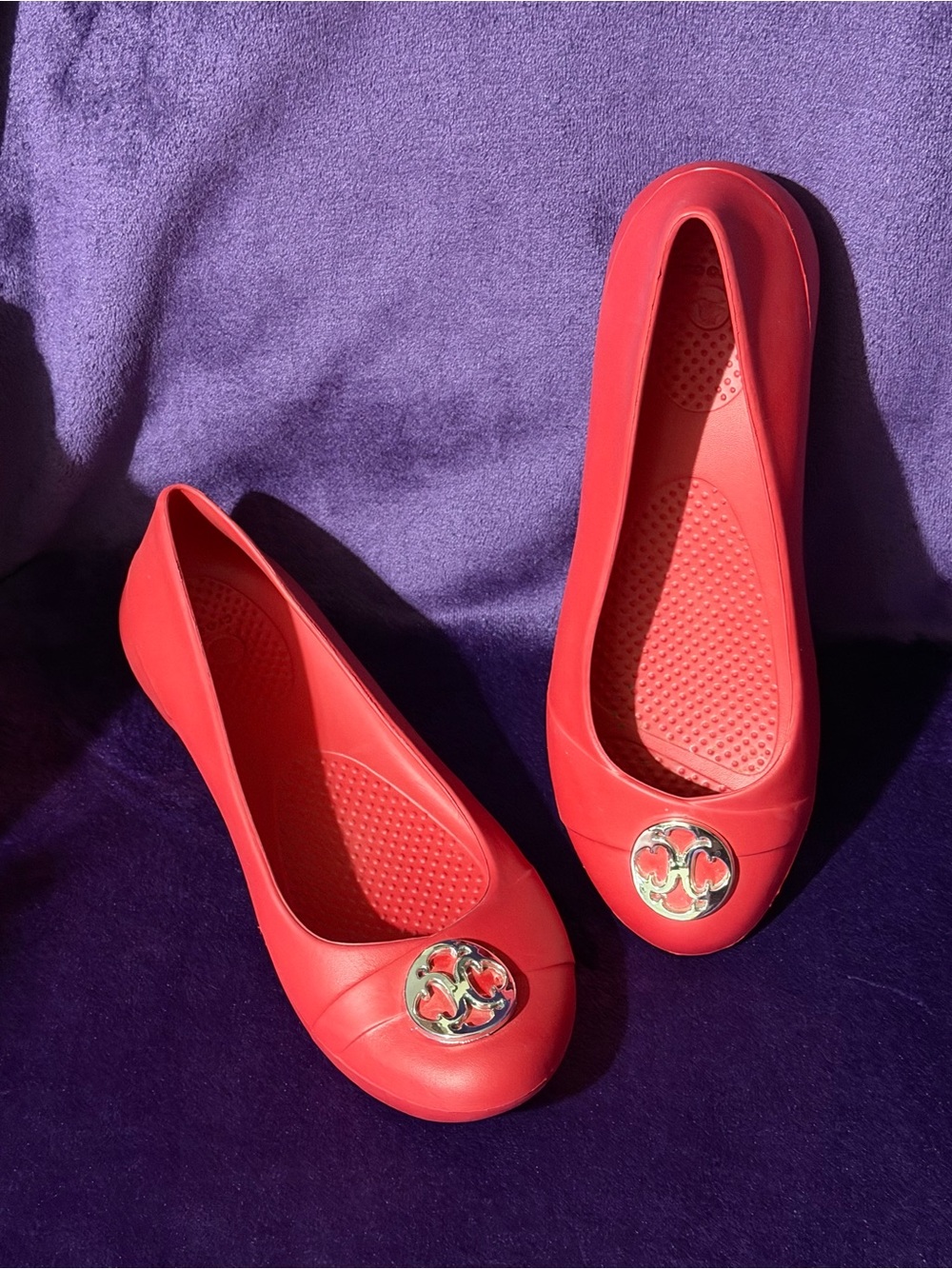 Crocs Women’s Gianna Disc Ballet Flats Pinkish Red Coral Size 9